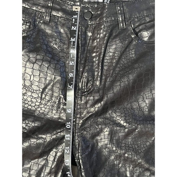 PrettyLittleThing Women’s Size 8 Black Coated  Croc Denim Straight Jeans - Picture 7 of 10